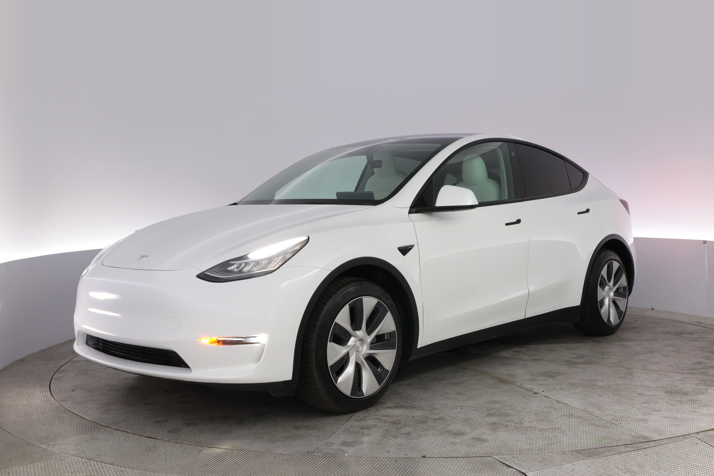 tesla model y 2021 5YJYGDEE8MF216373 image tesla model y 2021 5YJYGDEE8MF216373 image